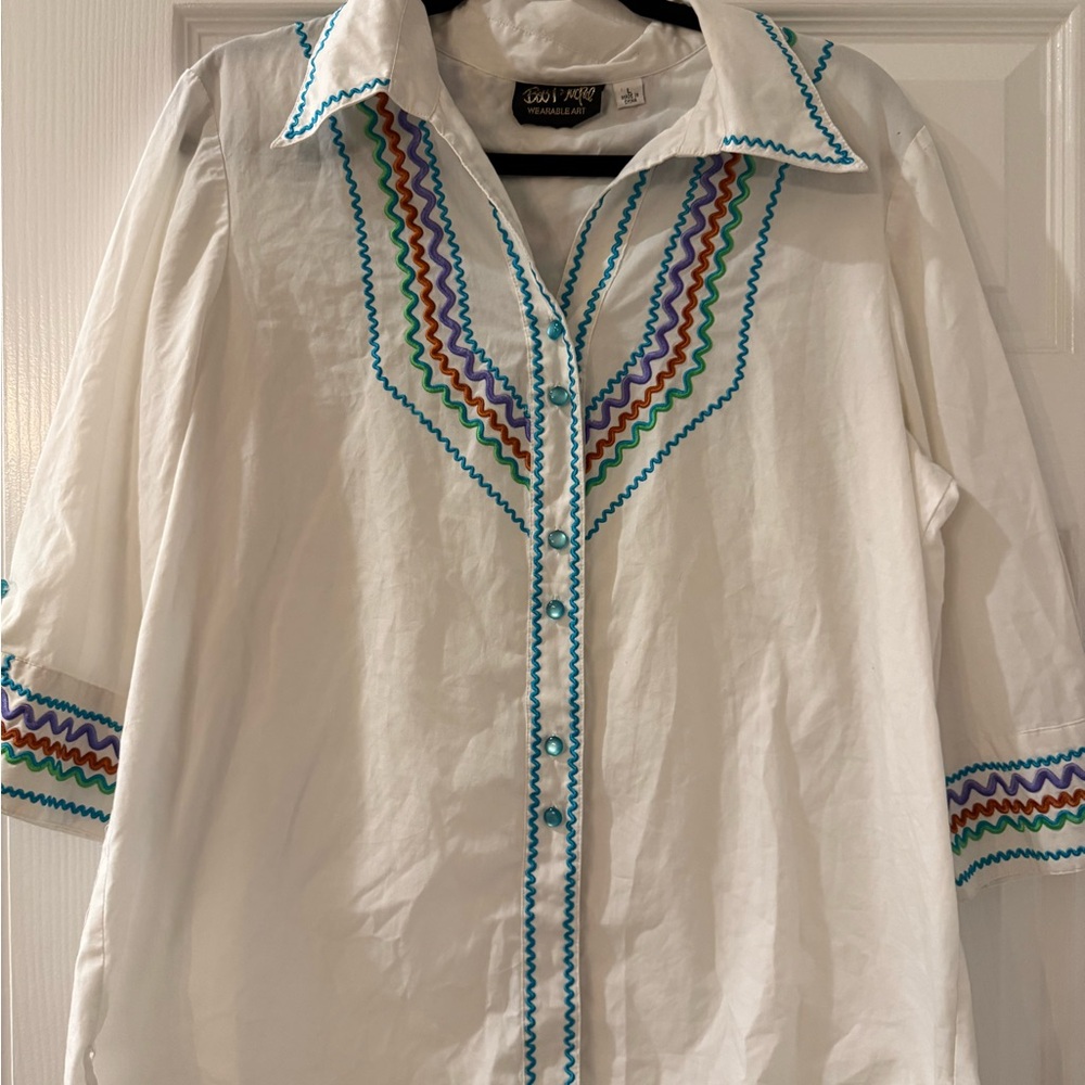 VTG Bob Mackie White Wearable Art Shirt with Blue Embroidery